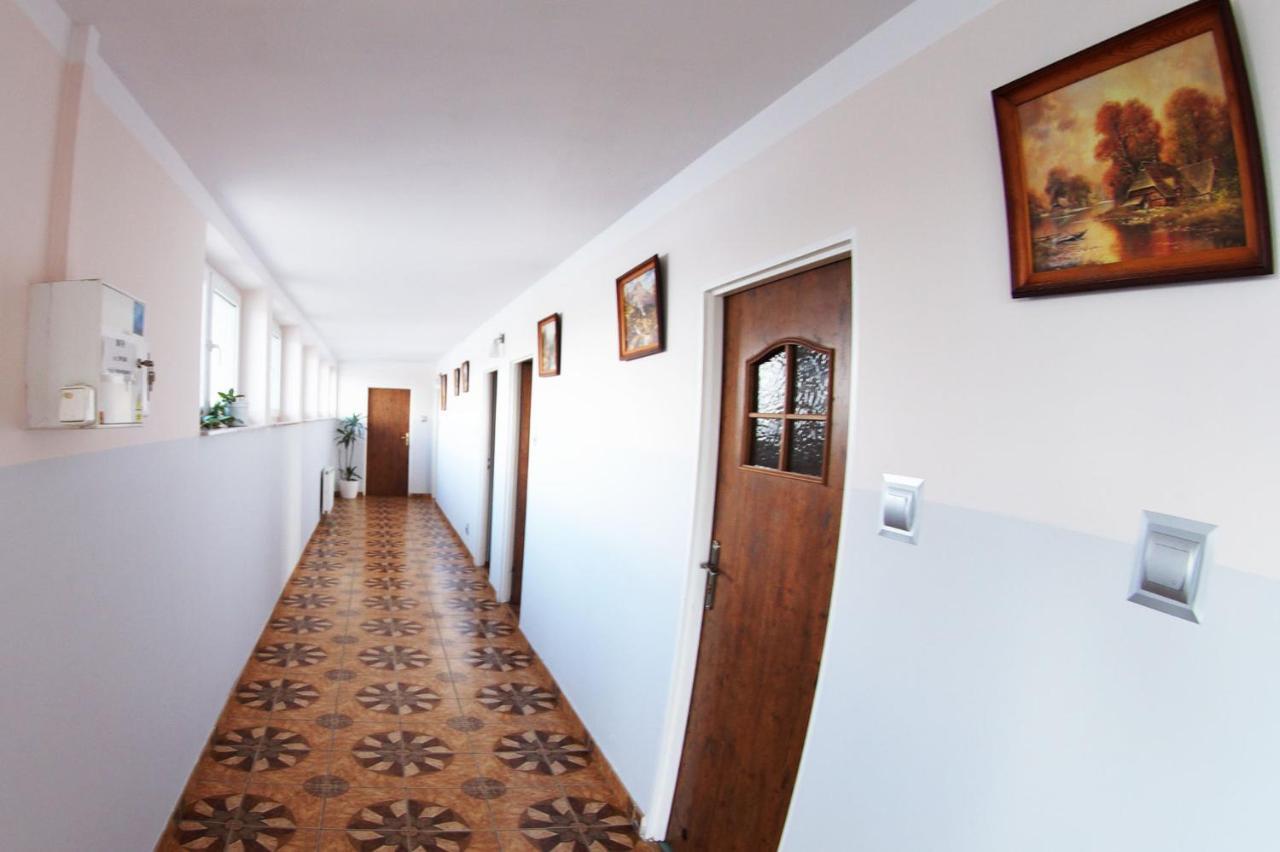 ساندومييش Motel Wig المظهر الخارجي الصورة