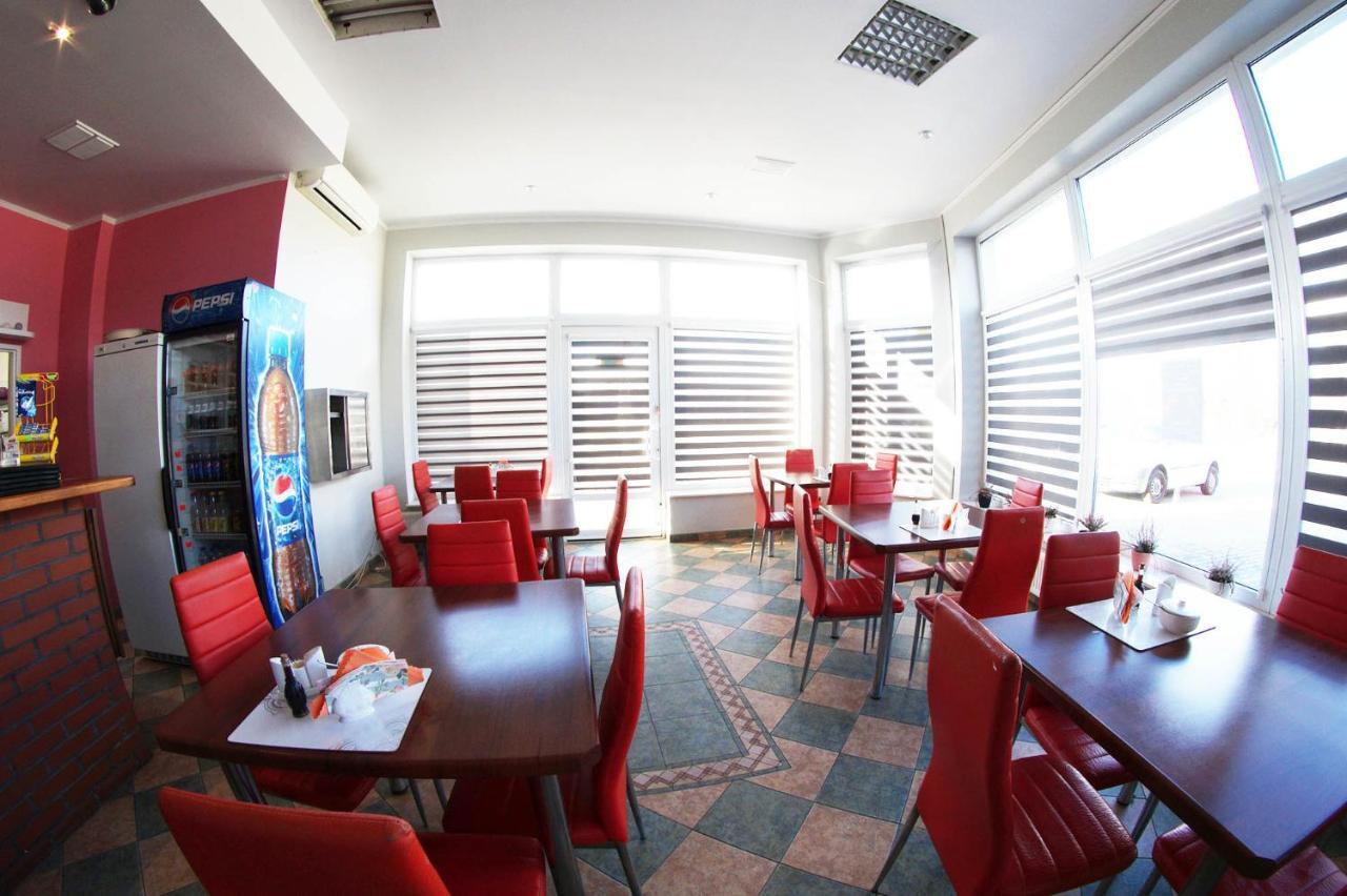 ساندومييش Motel Wig المظهر الخارجي الصورة